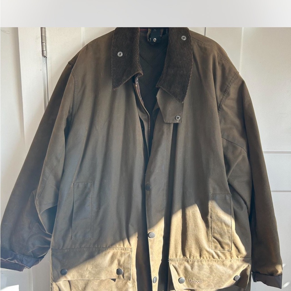 Men's Barbour wax jacket with vest to zip in for extra warmth. - Picture 4 of 4